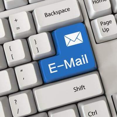 Quels avantages offre l'achat de bases de données emails pour la prospection ?