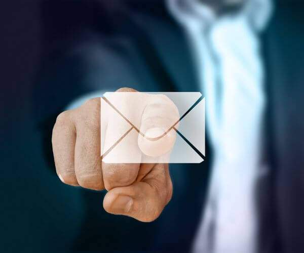 Boosté Votre ROI avec des Bases de Données Emails Ciblées